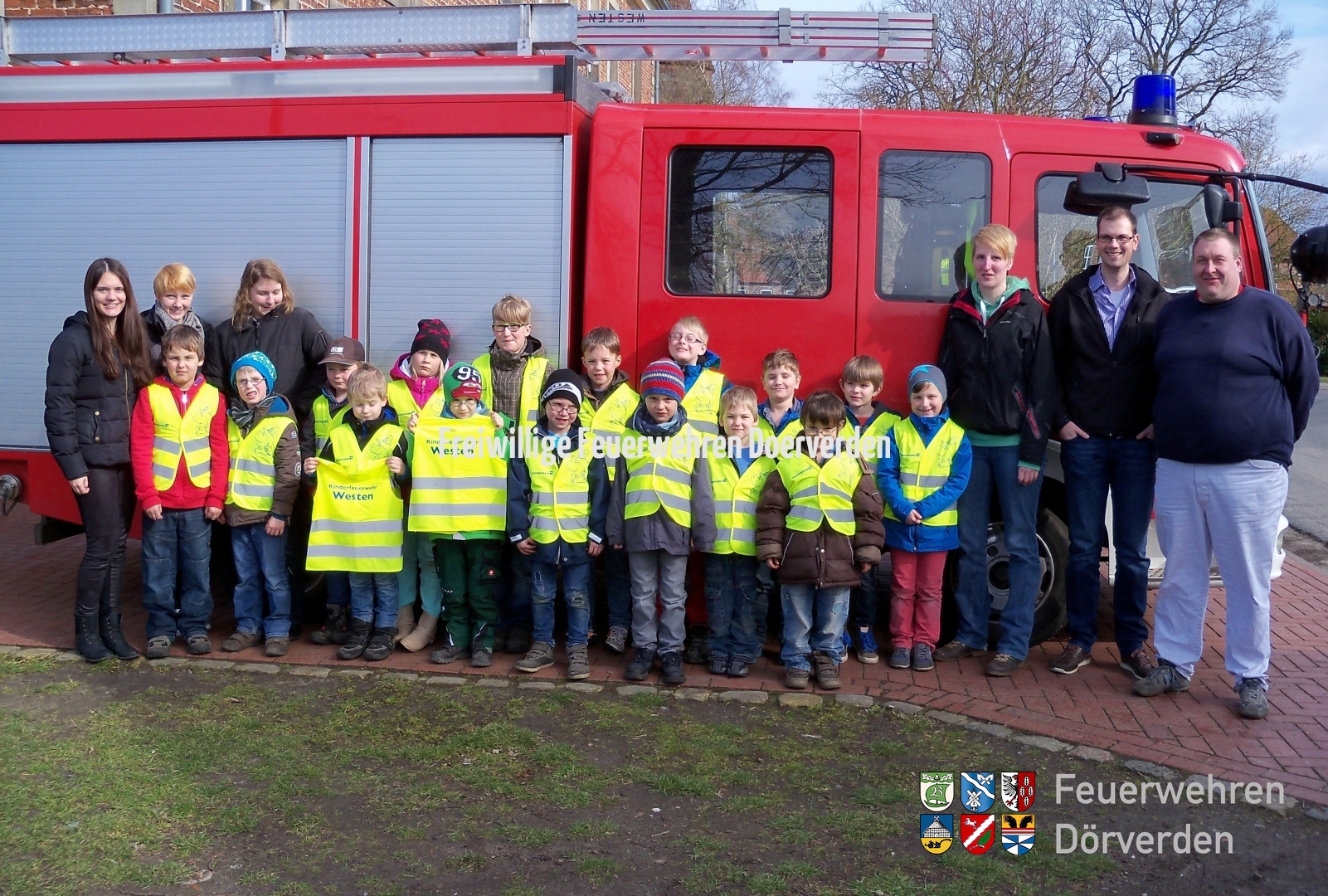 20150321_KinderfeuerwehrWestenSpende01_feuerwehr