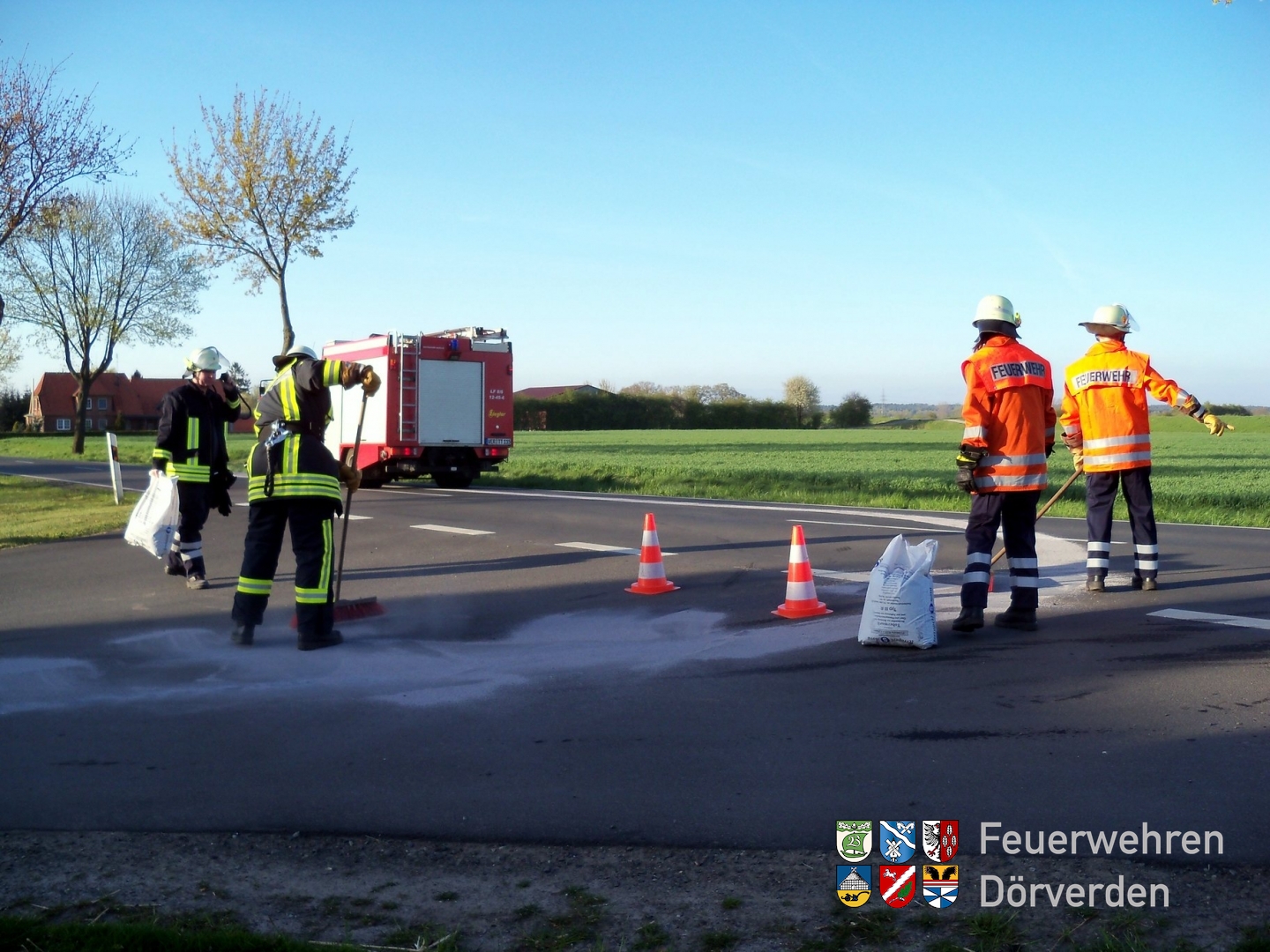 20150421_OelWesten01_feuerwehr