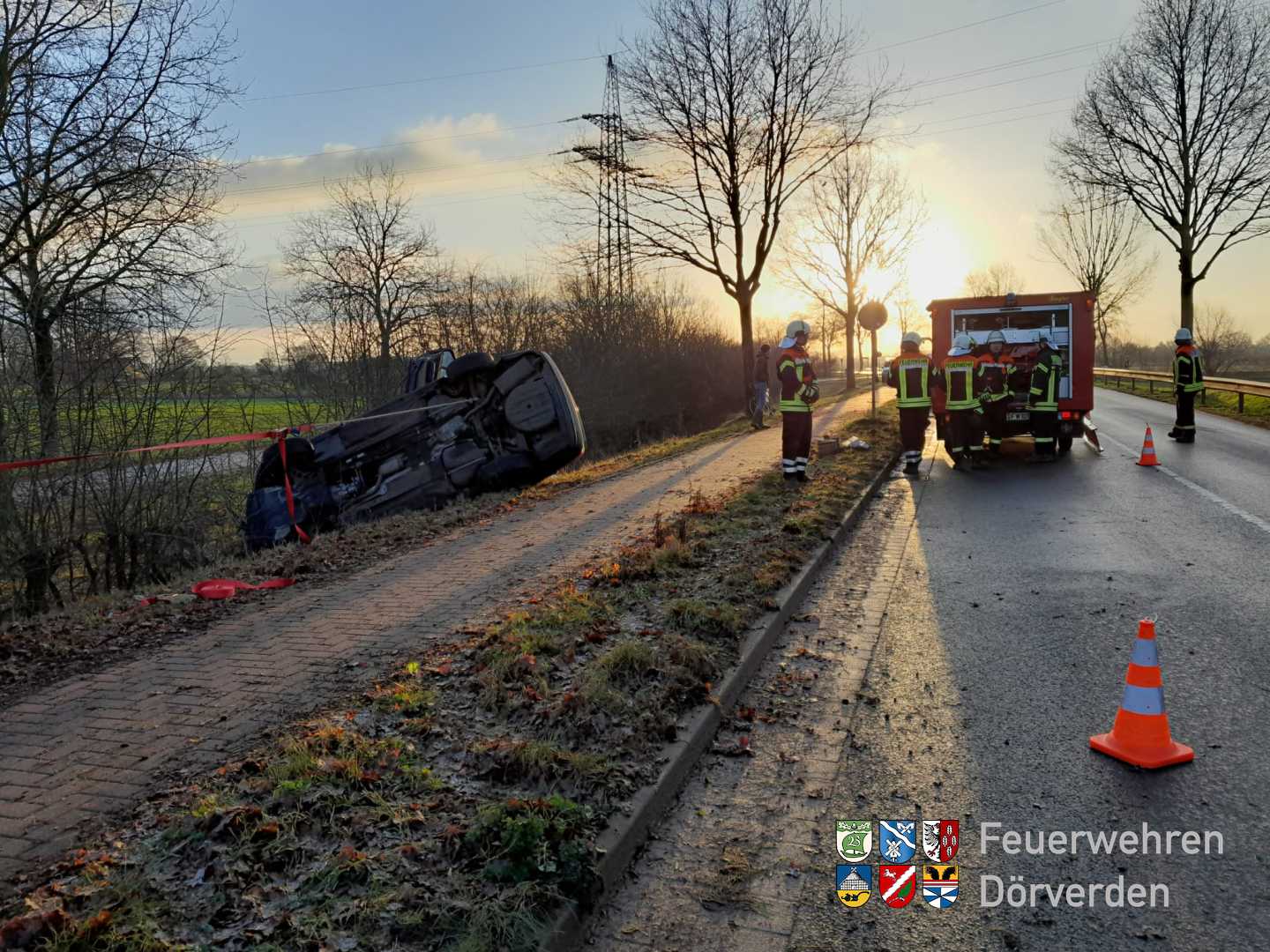20250108_Verkehrsunfall_Ahnebergerstrasse_Glaette_01