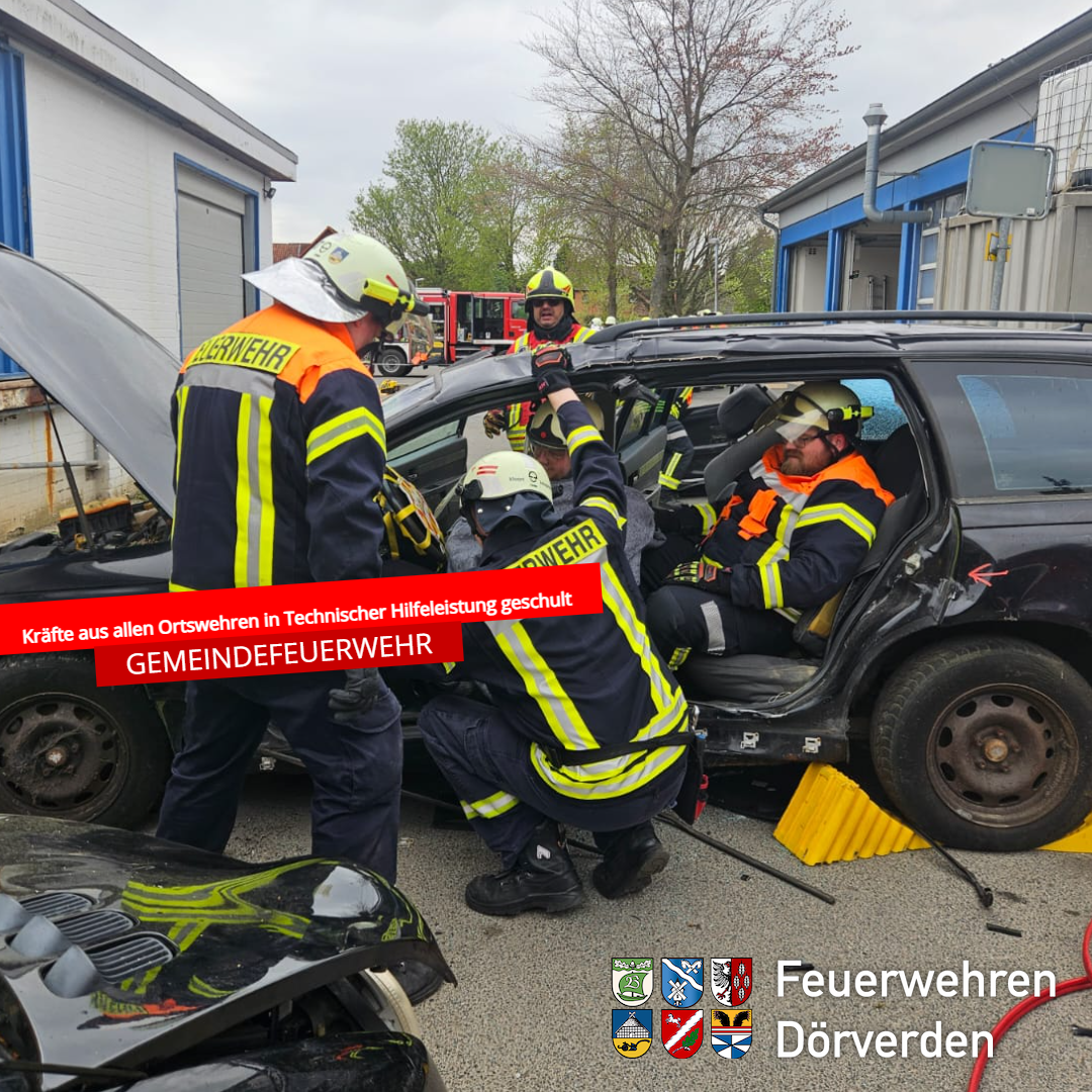 feuerwehr-kraefte-aus-allen-ortswehren-in-technischer-hilfeleistung-geschult-2026-04-18-4
