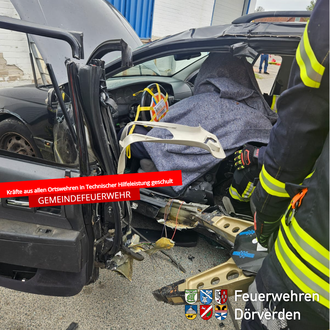 feuerwehr-kraefte-aus-allen-ortswehren-in-technischer-hilfeleistung-geschult-2026-04-18-5